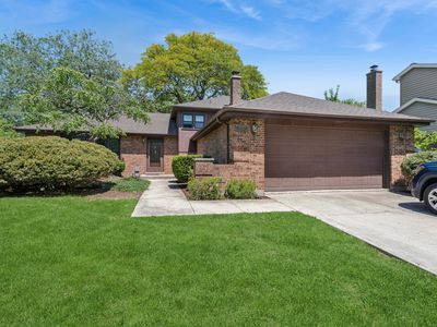 Property at 2214 Hamilton Ln, Darien, IL