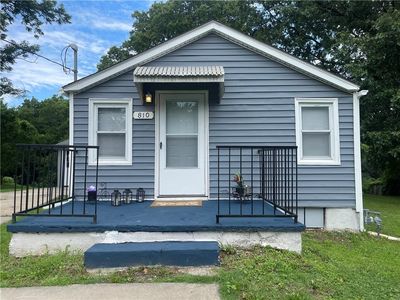 810 N Grand Ave