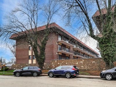 9520 Mayfield Ave Unit 111N