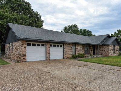 1623 Colonial Dr