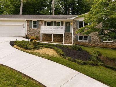 Property at 4304 Lindsey Way NE, Roswell, GA