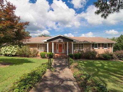 305 Sky Dr
