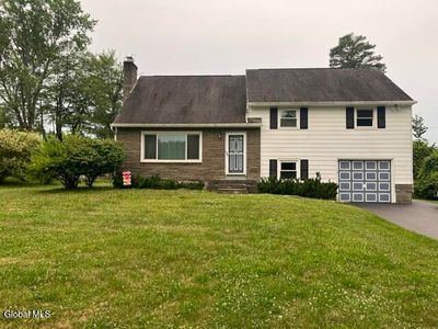 10 Maybrook Drive