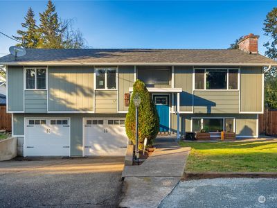 1615 Lafayette S