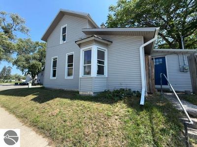 251 5th Ave