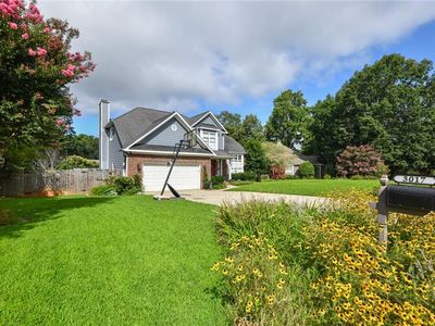 3017 Ardoch Dr