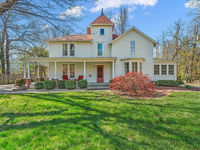 1515 University Dr