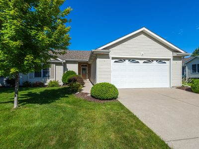 Property at 35 Madison Cir, Davenport, IA