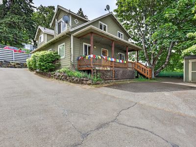 921 Eugene St