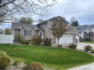 253 Colonial Way