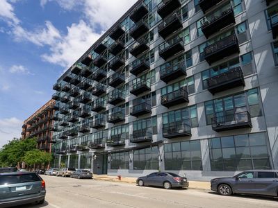 1224 W Van Buren St APT 604