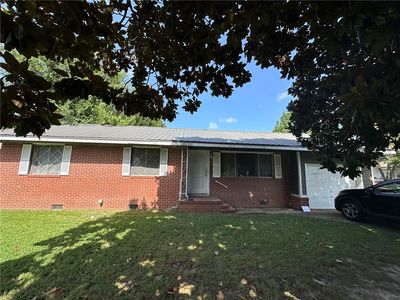 708 Lawndale Dr