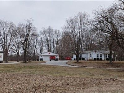 4410 E New Discovery Rd