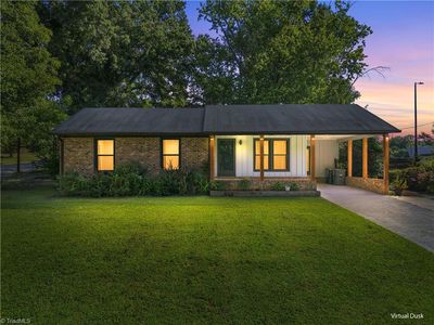 1004 W Meadowview Rd