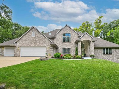 2023 W Glenmoor Ln
