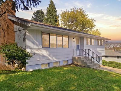 220 NW Timothy St