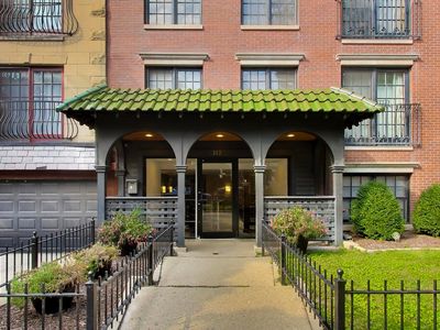 512 W Barry Ave APT 311