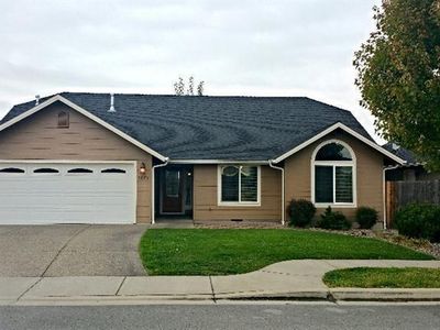 1574 SW Yucca Dr