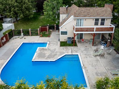 2604 W Central Park Way