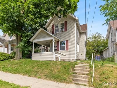 616 Pine Ave NW