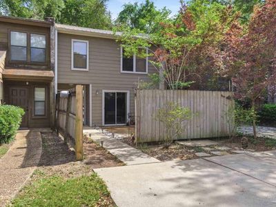6124 The Oaks Ln