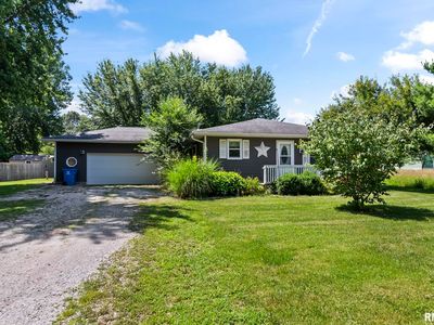 Property at 23585 Clemens Rd, Athens, IL