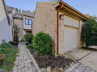 10 Steeplechase Rd