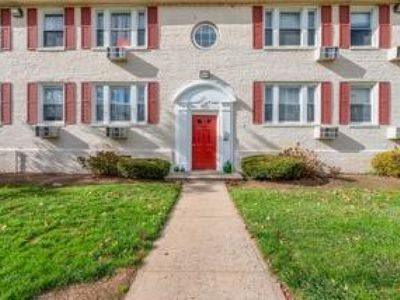 953D E Front St