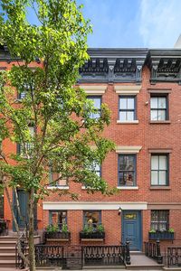 264 W 12th St