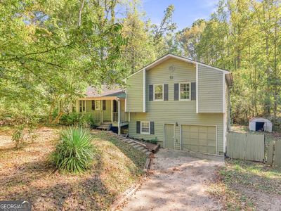 615 Charity Ln SW