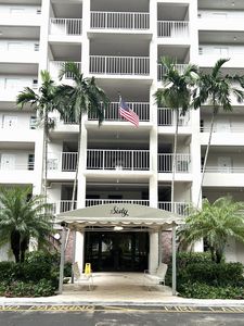 605 OAKS Drive #810