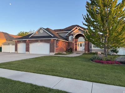 2387 W 650 N