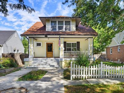 2506 W Woodlawn Ave