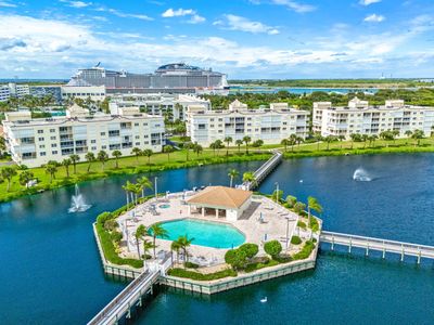 8941 Lake Dr APT D205