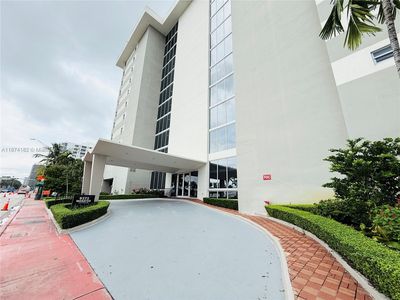 9273 Collins Ave APT 510