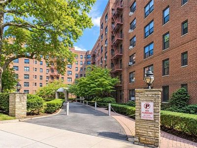 84-01 Main St APT 429