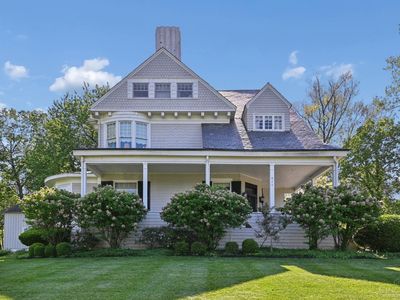 835 Ivy Ave