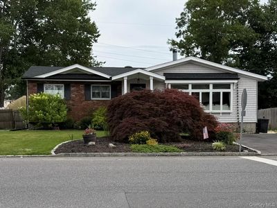 66 Moffitt Avenue