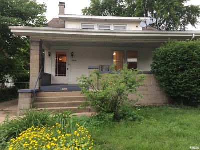 2209 W Barker Ave