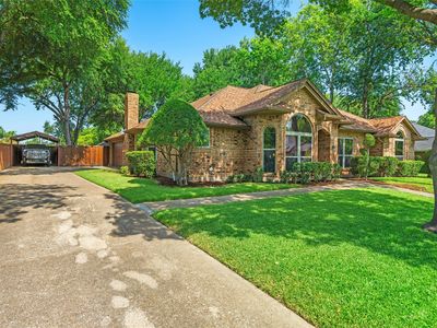 3704 Dahlia Dr