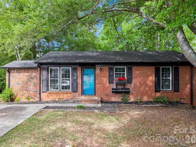 897 Eastwood Dr