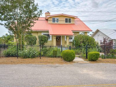 408 W Forest Ave
