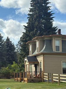 609 Solleder Ln