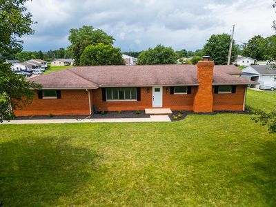 18 Queen Dr