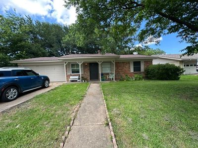 100 W Willow Ln