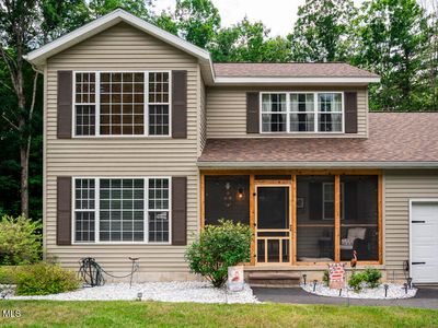 18 Whirlaway Boulevard