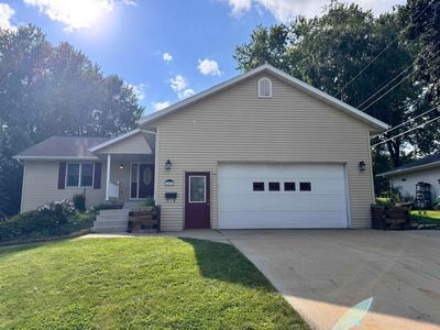 Property at 308 S Lindsey St, Dodgeville, WI