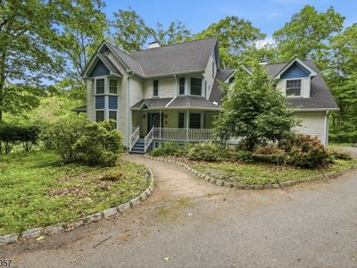 4 Meadow Oak Dr