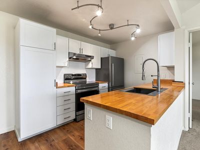 68-3883 Lua Kula St APT 607
