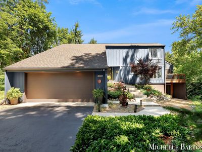 3301 Midland Dr SE